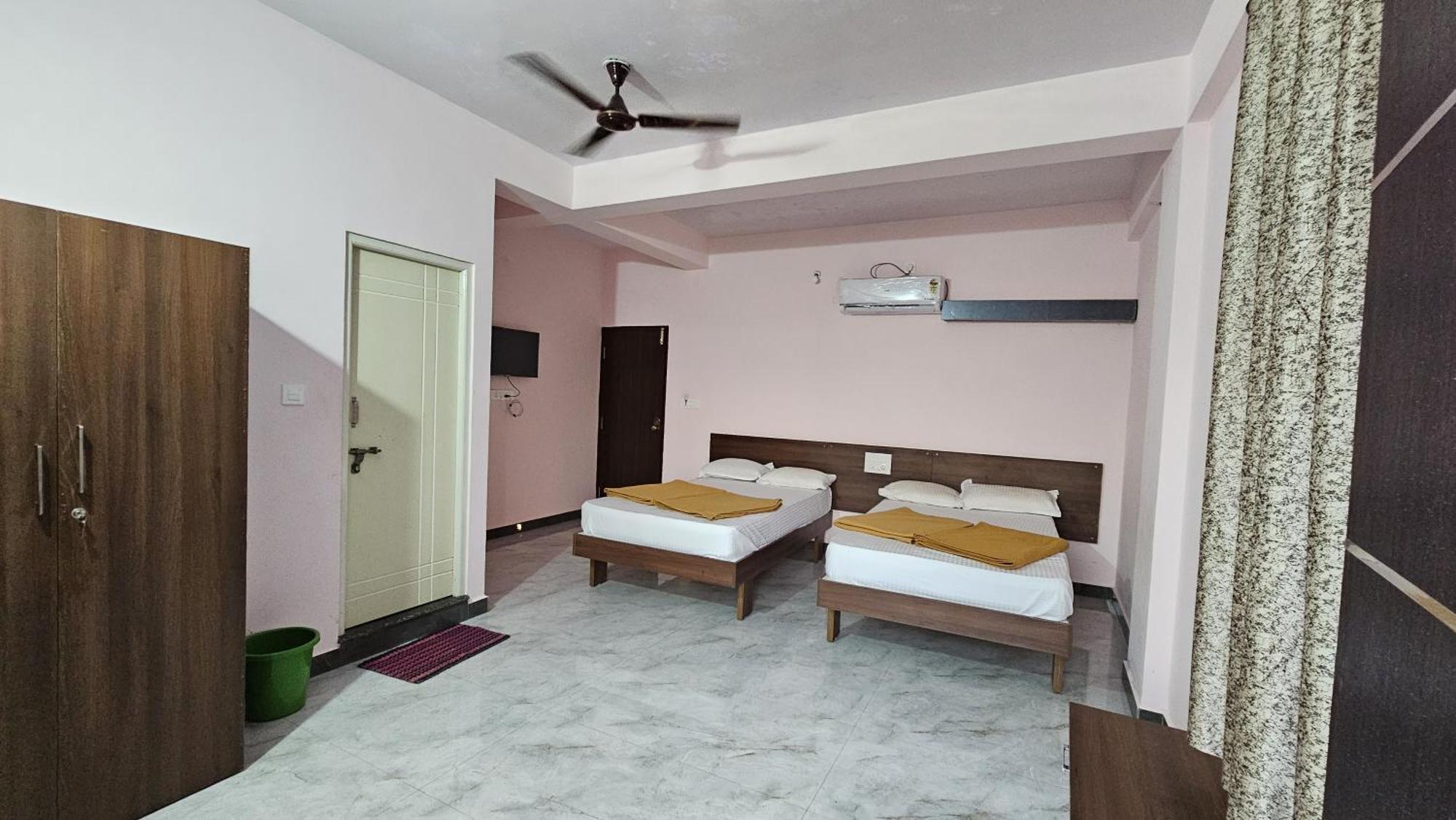 Golden Palace Residency Belagula Exterior foto